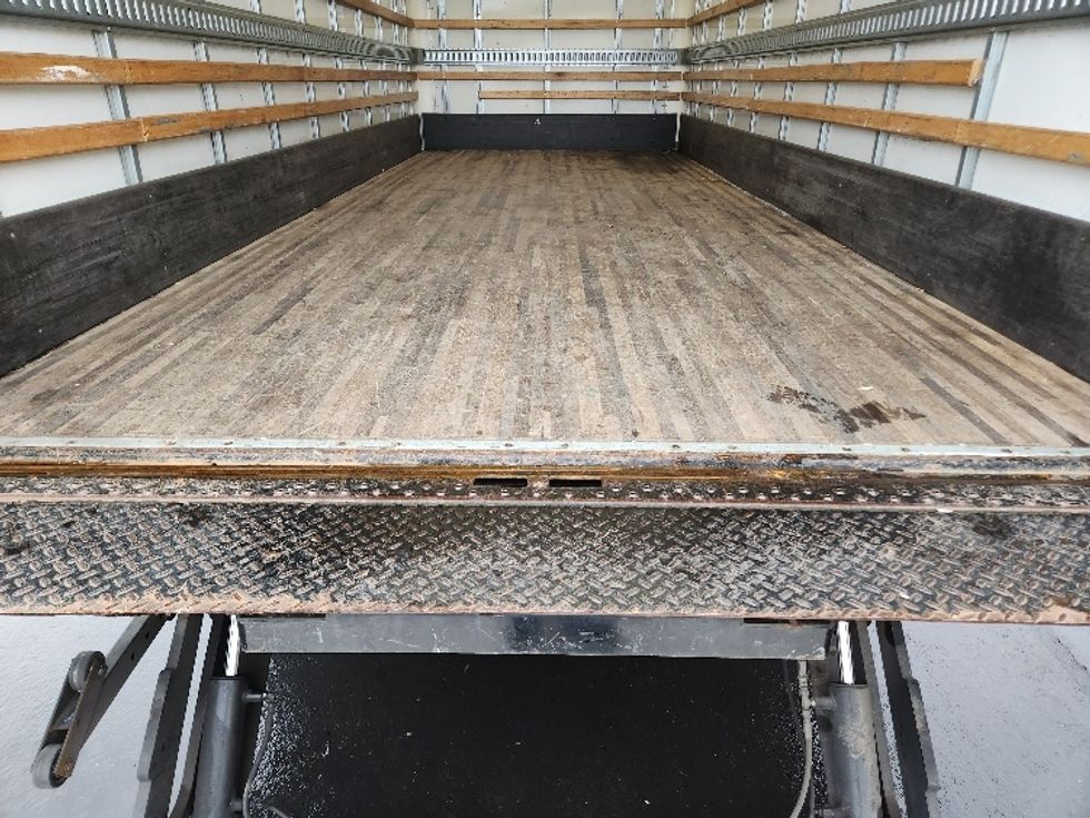 Medium Duty Box Truck-Light and Medium Duty Trucks-Isuzu-2022-NRR-Kent-WA-43,404\n\t\tmiles-$ 60,500 - Image 10