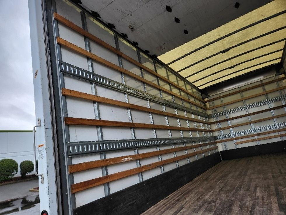 Medium Duty Box Truck-Light and Medium Duty Trucks-Isuzu-2022-NRR-Kent-WA-43,404\n\t\tmiles-$ 60,500 - Image 11