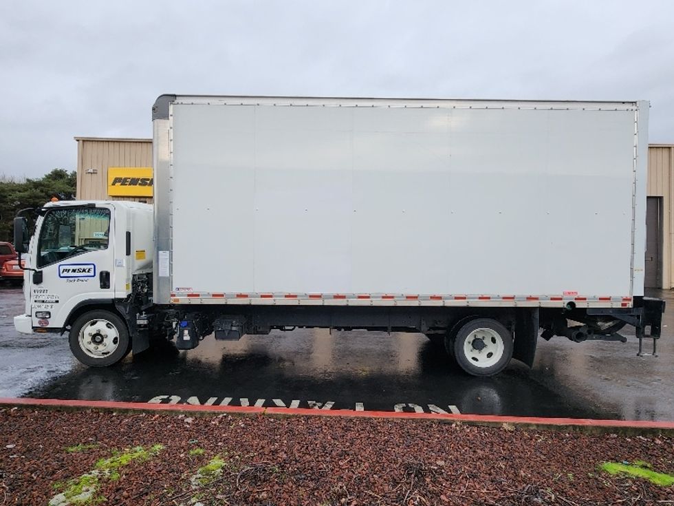 Medium Duty Box Truck-Light and Medium Duty Trucks-Isuzu-2022-NRR-Kent-WA-43,404\n\t\tmiles-$ 60,500 - Image 4