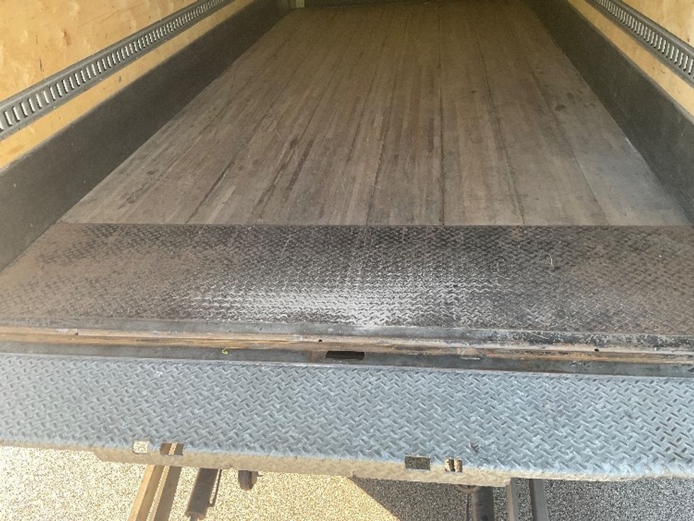 Medium Duty Box Truck-Light and Medium Duty Trucks-Isuzu-2022-NRR-King Of Prussia-PA-151,401\n\t\tmiles-$ 41,250 - Image 10