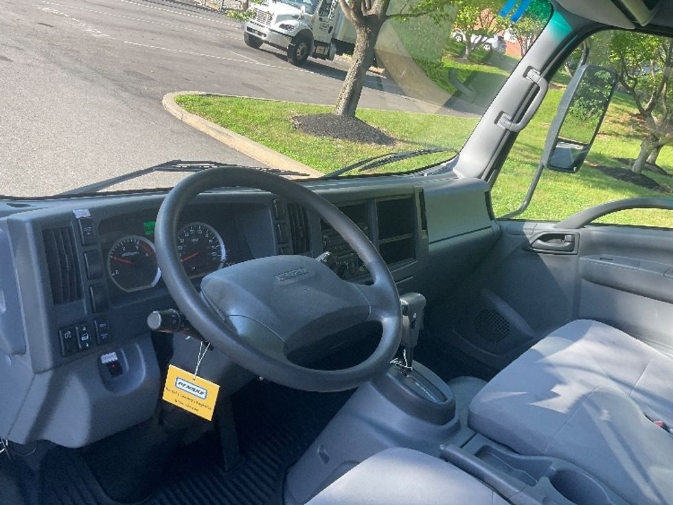 Medium Duty Box Truck-Light and Medium Duty Trucks-Isuzu-2022-NRR-King Of Prussia-PA-151,401\n\t\tmiles-$ 41,250 - Image 17