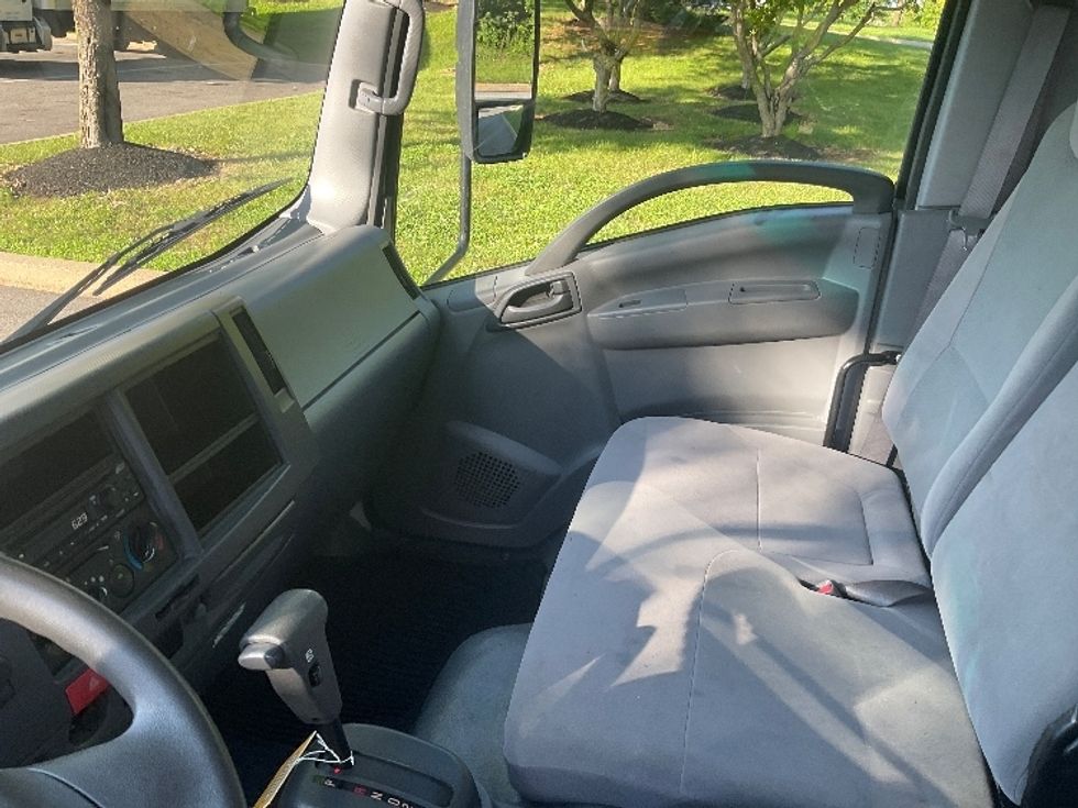 Medium Duty Box Truck-Light and Medium Duty Trucks-Isuzu-2022-NRR-King Of Prussia-PA-151,401\n\t\tmiles-$ 41,250 - Image 19