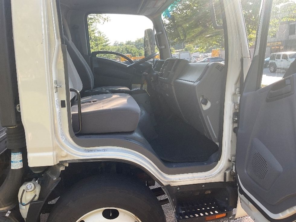 Medium Duty Box Truck-Light and Medium Duty Trucks-Isuzu-2022-NRR-King Of Prussia-PA-151,401\n\t\tmiles-$ 41,250 - Image 20