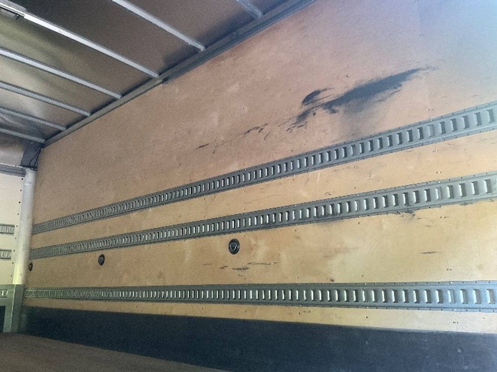 Medium Duty Box Truck-Light and Medium Duty Trucks-Isuzu-2022-NRR-King Of Prussia-PA-151,401\n\t\tmiles-$ 41,250 - Image 29