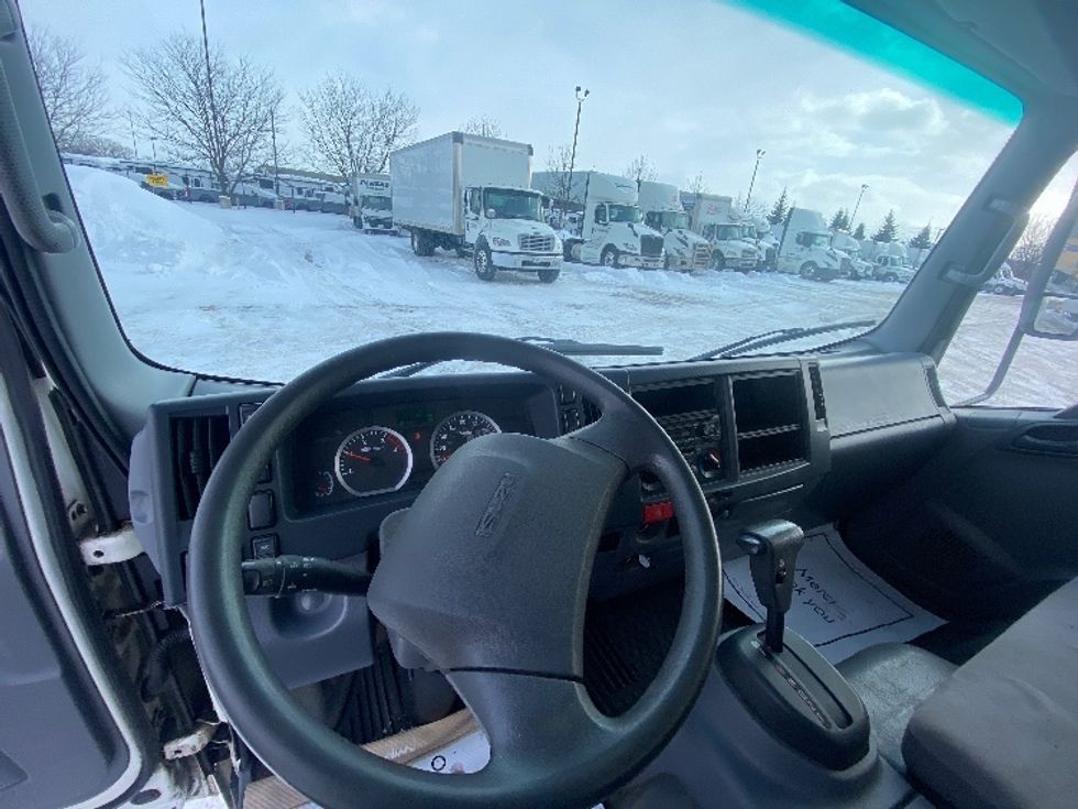 Medium Duty Box Truck-Light and Medium Duty Trucks-Isuzu-2022-NRR-Mississauga-ON-174,000\n\t\tkm-$ 65,500 - Image 17