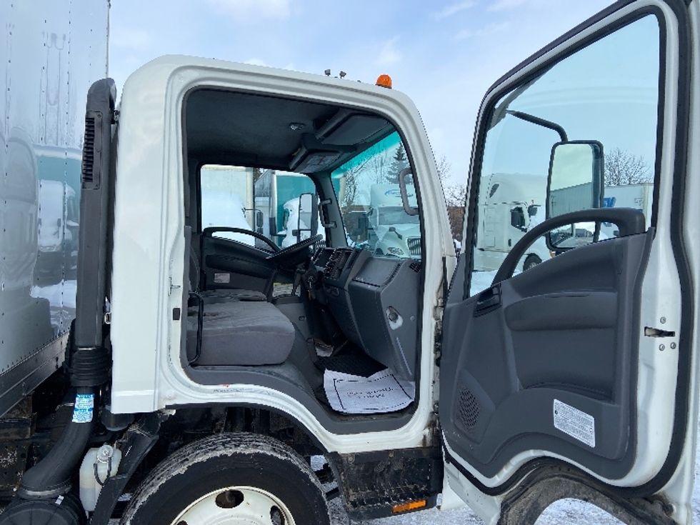 Medium Duty Box Truck-Light and Medium Duty Trucks-Isuzu-2022-NRR-Mississauga-ON-174,000\n\t\tkm-$ 65,500 - Image 20