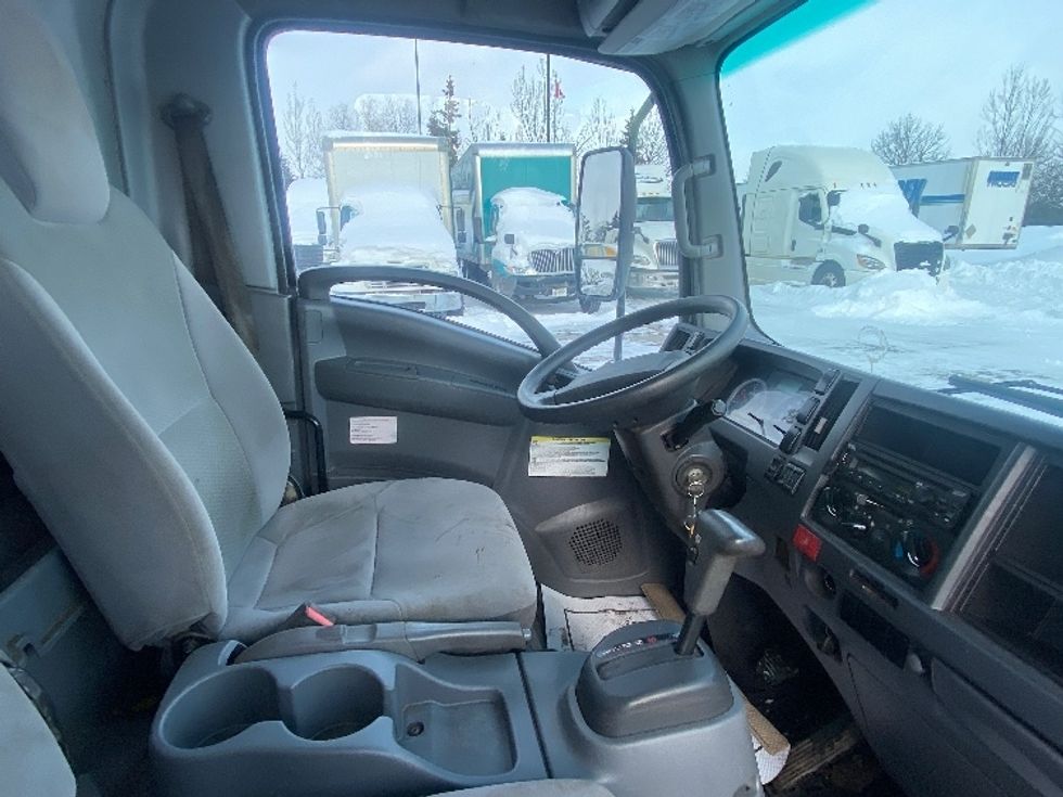 Medium Duty Box Truck-Light and Medium Duty Trucks-Isuzu-2022-NRR-Mississauga-ON-174,000\n\t\tkm-$ 65,500 - Image 22