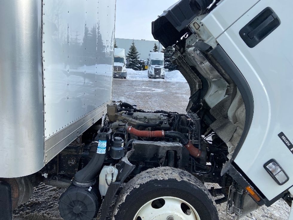 Medium Duty Box Truck-Light and Medium Duty Trucks-Isuzu-2022-NRR-Mississauga-ON-174,000\n\t\tkm-$ 65,500 - Image 23