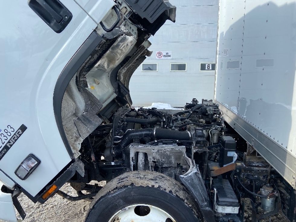 Medium Duty Box Truck-Light and Medium Duty Trucks-Isuzu-2022-NRR-Mississauga-ON-174,000\n\t\tkm-$ 65,500 - Image 24