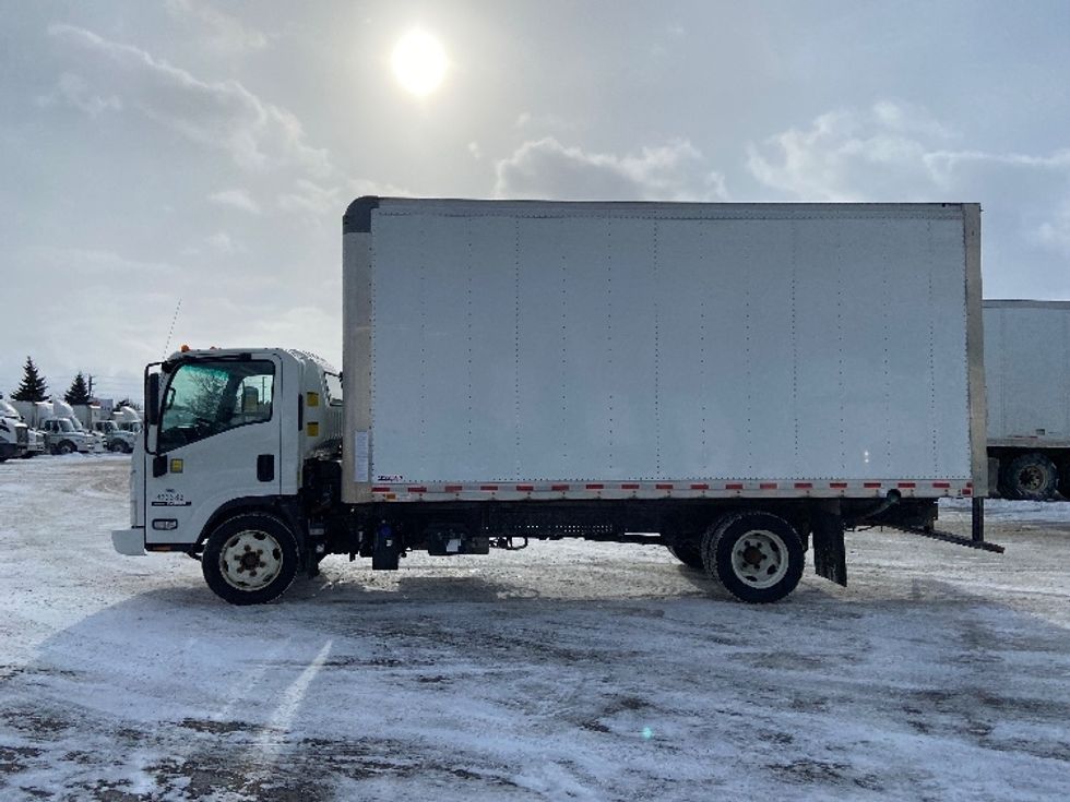 Medium Duty Box Truck-Light and Medium Duty Trucks-Isuzu-2022-NRR-Mississauga-ON-174,000\n\t\tkm-$ 65,500 - Image 4
