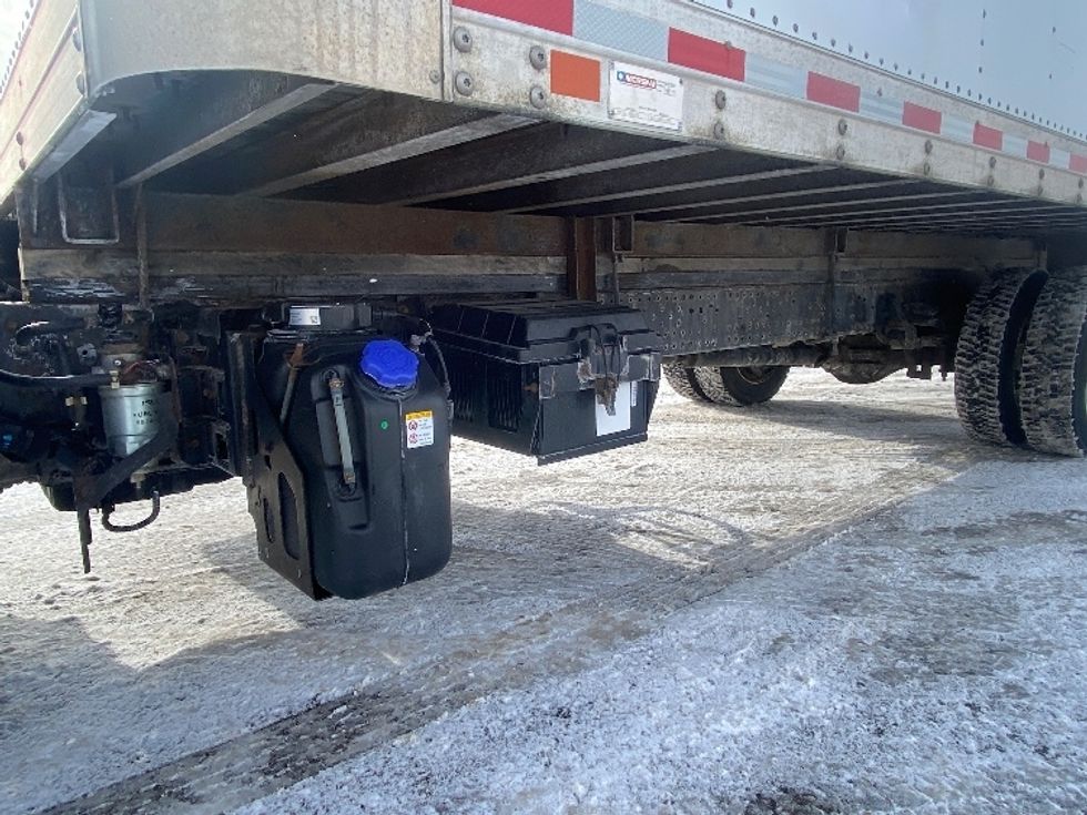 Medium Duty Box Truck-Light and Medium Duty Trucks-Isuzu-2022-NRR-Mississauga-ON-174,000\n\t\tkm-$ 65,500 - Image 5