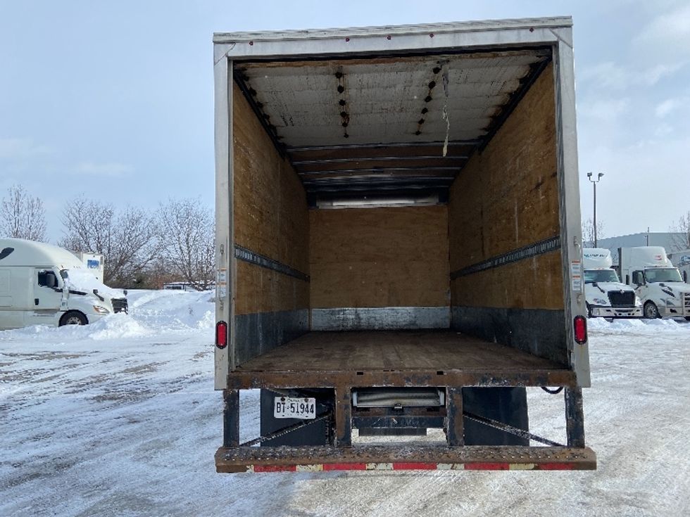 Medium Duty Box Truck-Light and Medium Duty Trucks-Isuzu-2022-NRR-Mississauga-ON-174,000\n\t\tkm-$ 65,500 - Image 8