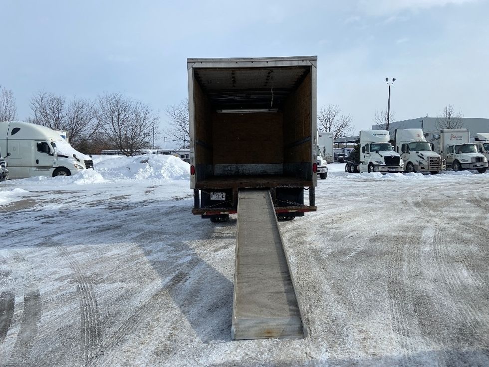 Medium Duty Box Truck-Light and Medium Duty Trucks-Isuzu-2022-NRR-Mississauga-ON-174,000\n\t\tkm-$ 65,500 - Image 9