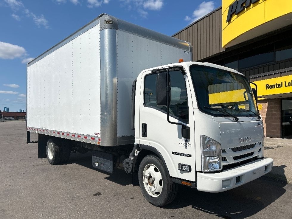 Medium Duty Box Truck-Light and Medium Duty Trucks-Isuzu-2022-NRR-Mississauga-ON-21,661\n\t\tkm-$ 82,500 - Image 1