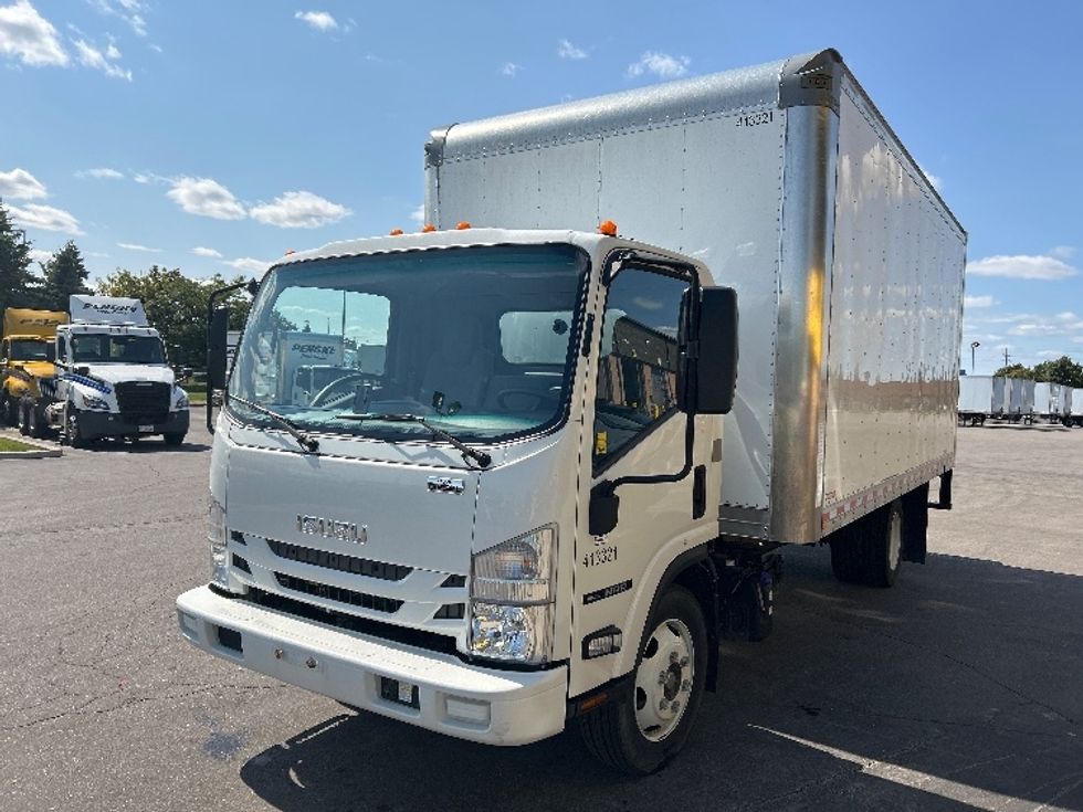 Medium Duty Box Truck-Light and Medium Duty Trucks-Isuzu-2022-NRR-Mississauga-ON-21,661\n\t\tkm-$ 82,500 - Image 3