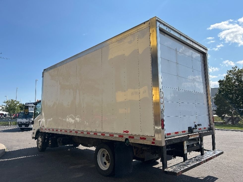 Medium Duty Box Truck-Light and Medium Duty Trucks-Isuzu-2022-NRR-Mississauga-ON-21,661\n\t\tkm-$ 82,500 - Image 6