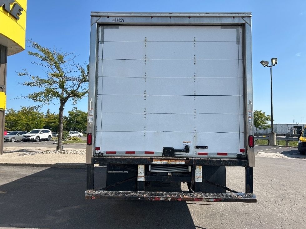 Medium Duty Box Truck-Light and Medium Duty Trucks-Isuzu-2022-NRR-Mississauga-ON-21,661\n\t\tkm-$ 82,500 - Image 7