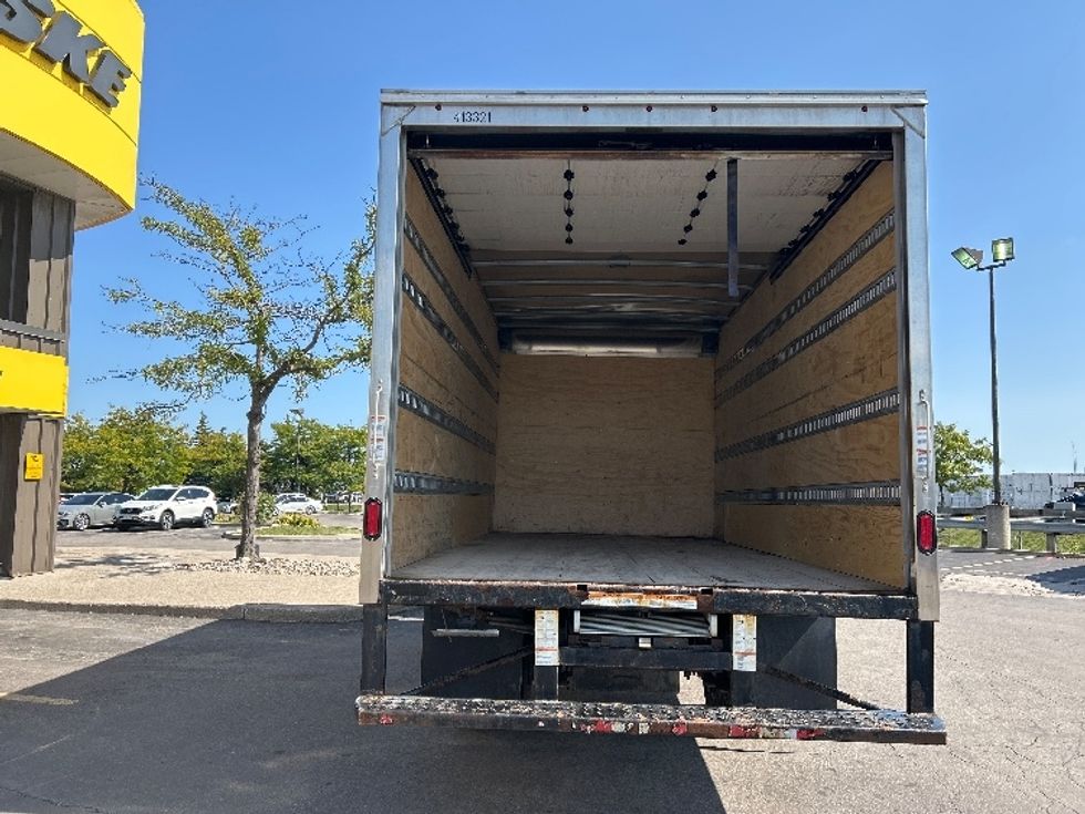 Medium Duty Box Truck-Light and Medium Duty Trucks-Isuzu-2022-NRR-Mississauga-ON-21,661\n\t\tkm-$ 82,500 - Image 8