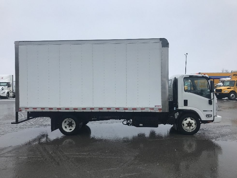 Medium Duty Box Truck-Light and Medium Duty Trucks-Isuzu-2022-NRR-Mississauga-ON-90,381\n\t\tkm-$ 74,750 - Image 15