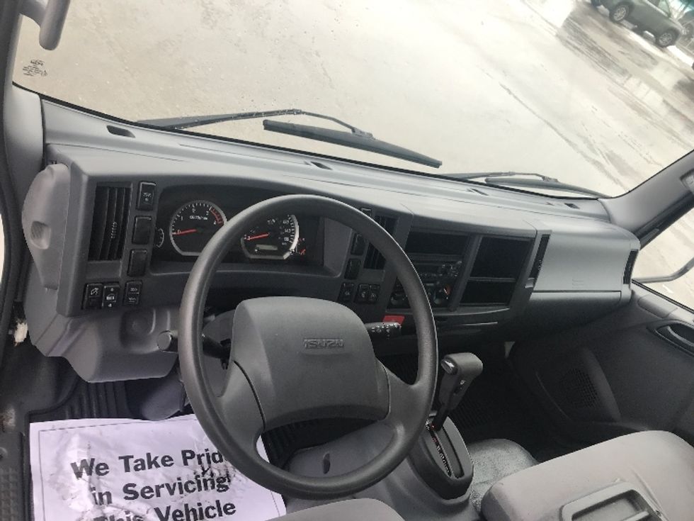 Medium Duty Box Truck-Light and Medium Duty Trucks-Isuzu-2022-NRR-Mississauga-ON-90,381\n\t\tkm-$ 74,750 - Image 17