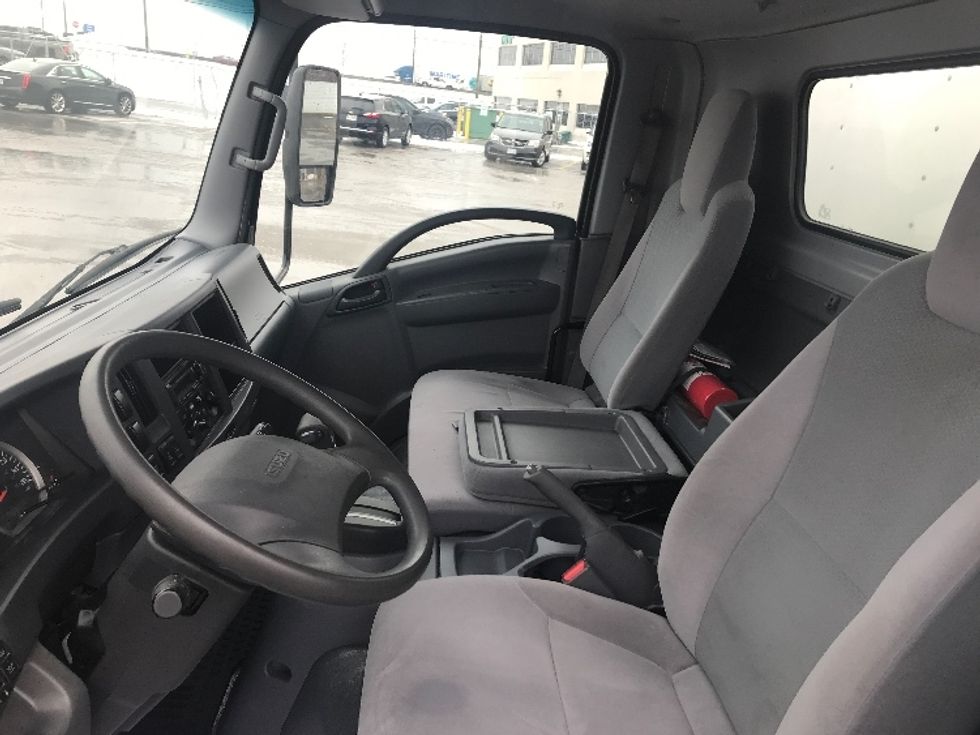 Medium Duty Box Truck-Light and Medium Duty Trucks-Isuzu-2022-NRR-Mississauga-ON-90,381\n\t\tkm-$ 74,750 - Image 19
