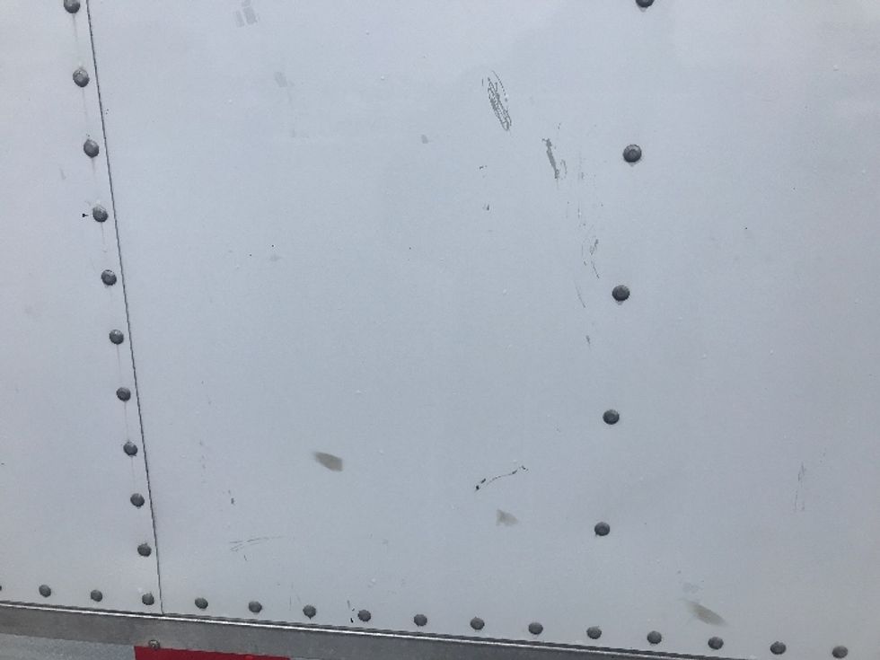 Medium Duty Box Truck-Light and Medium Duty Trucks-Isuzu-2022-NRR-Mississauga-ON-90,381\n\t\tkm-$ 74,750 - Image 26