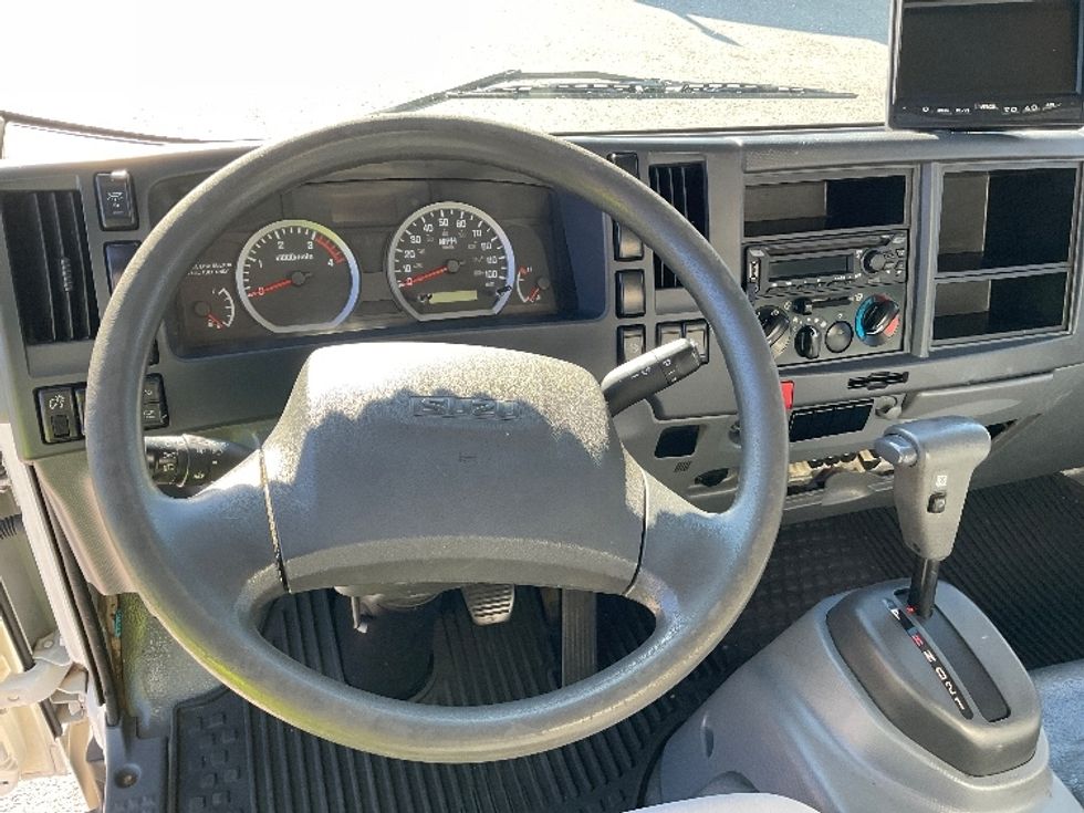 Medium Duty Box Truck-Light and Medium Duty Trucks-Isuzu-2022-NRR-Moberly-MO-101,085\n\t\tmiles-$ 44,250 - Image 17