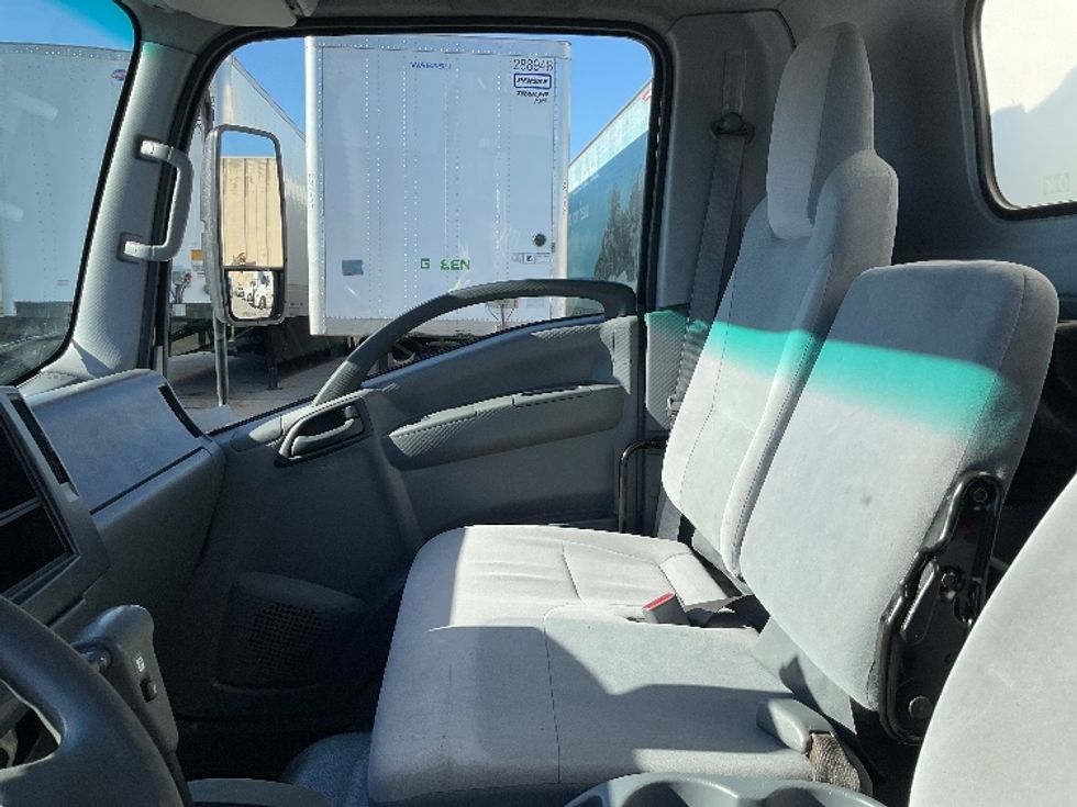 Medium Duty Box Truck-Light and Medium Duty Trucks-Isuzu-2022-NRR-Moberly-MO-101,085\n\t\tmiles-$ 44,250 - Image 18