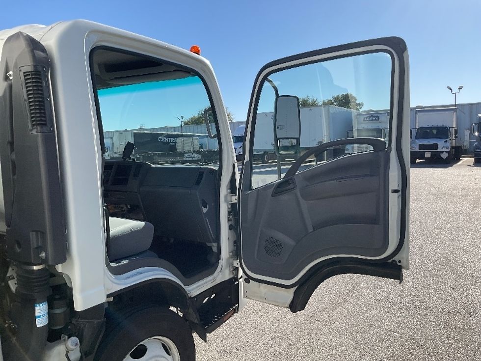 Medium Duty Box Truck-Light and Medium Duty Trucks-Isuzu-2022-NRR-Moberly-MO-101,085\n\t\tmiles-$ 44,250 - Image 19
