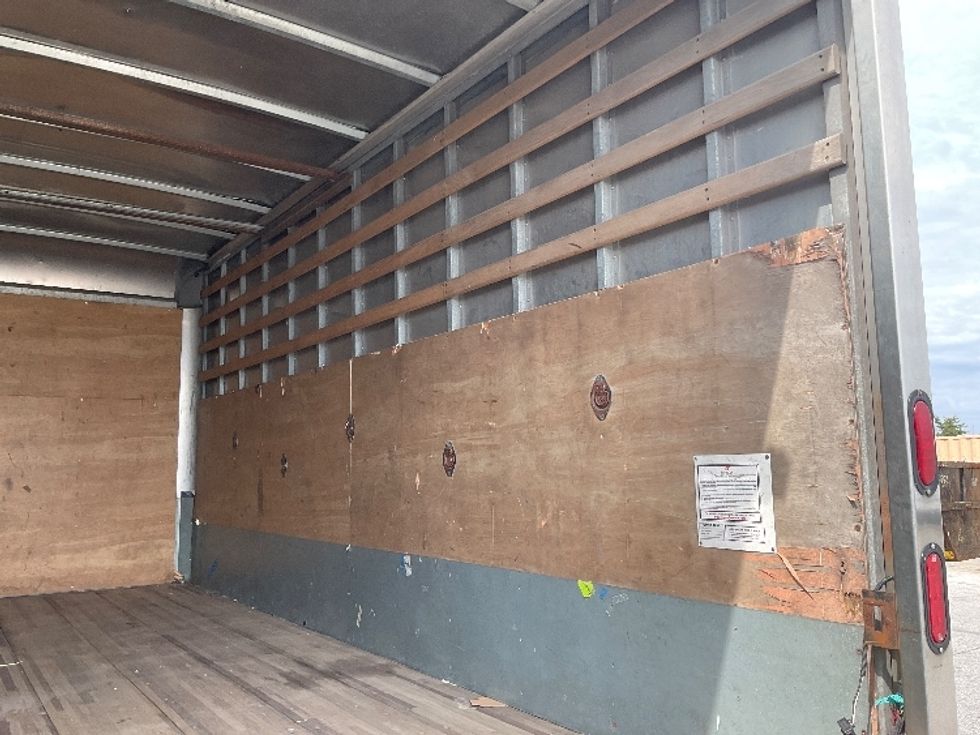 Medium Duty Box Truck-Light and Medium Duty Trucks-Isuzu-2022-NRR-Moberly-MO-125,983\n\t\tmiles-$ 40,500 - Image 10
