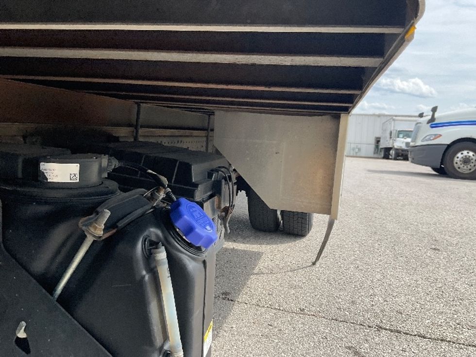 Medium Duty Box Truck-Light and Medium Duty Trucks-Isuzu-2022-NRR-Moberly-MO-125,983\n\t\tmiles-$ 40,500 - Image 5