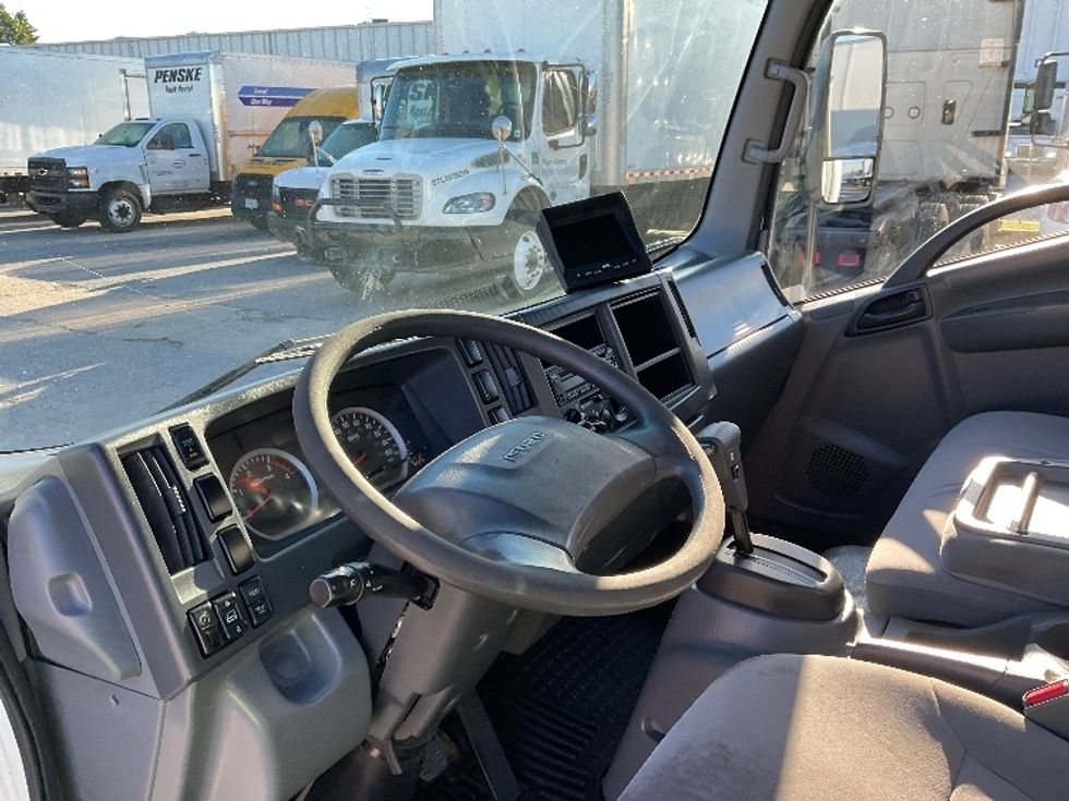 Medium Duty Box Truck-Light and Medium Duty Trucks-Isuzu-2022-NRR-Moberly-MO-141,147\n\t\tmiles-$ 36,500 - Image 16