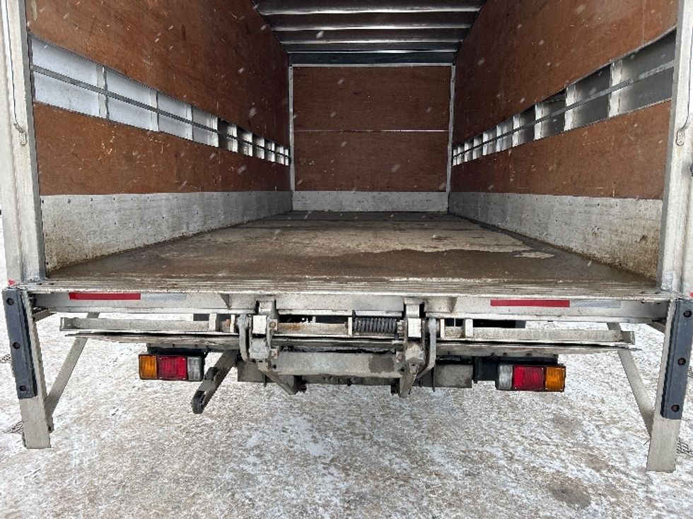 Medium Duty Box Truck-Light and Medium Duty Trucks-Isuzu-2022-NRR-Moncton-NB-188,266\n\t\tkm-$ 65,750 - Image 10