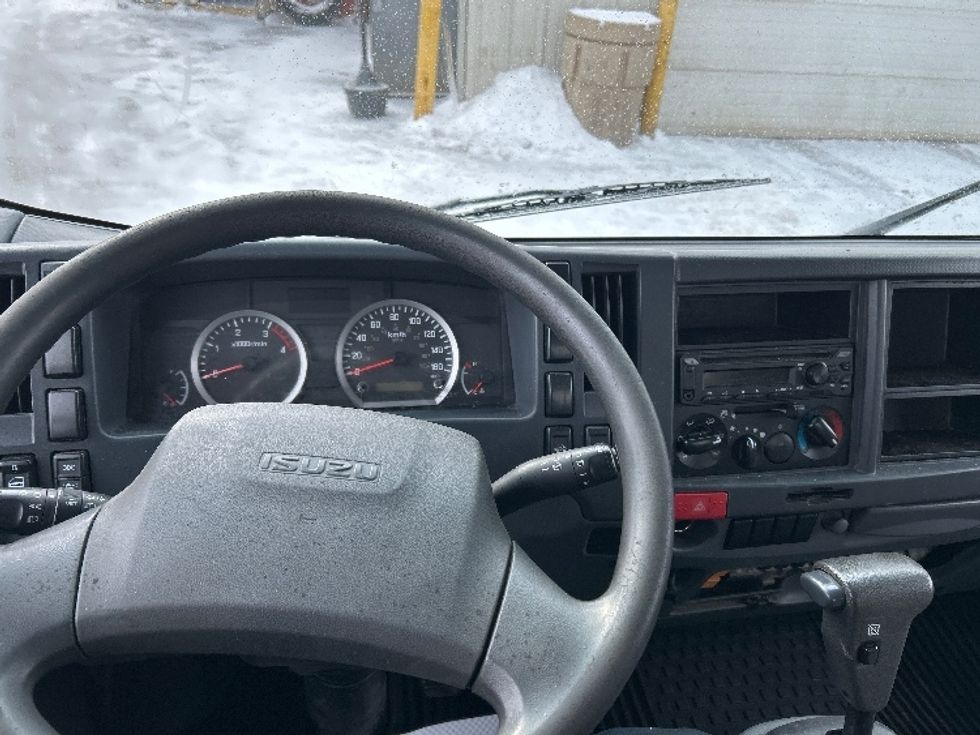 Medium Duty Box Truck-Light and Medium Duty Trucks-Isuzu-2022-NRR-Moncton-NB-188,266\n\t\tkm-$ 65,750 - Image 18