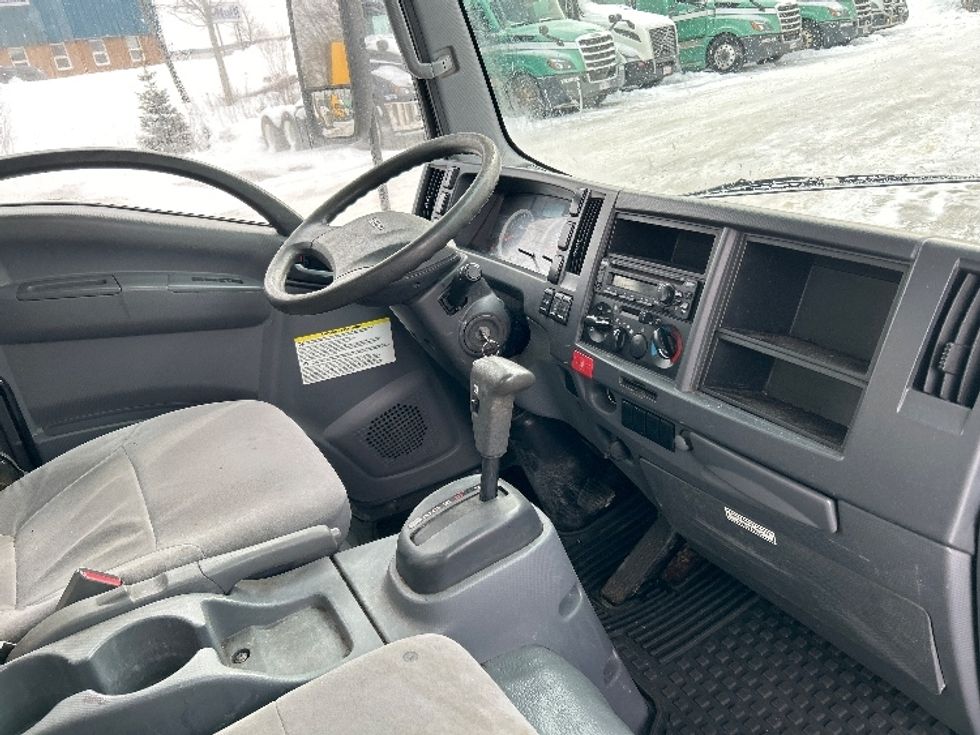 Medium Duty Box Truck-Light and Medium Duty Trucks-Isuzu-2022-NRR-Moncton-NB-188,266\n\t\tkm-$ 65,750 - Image 22