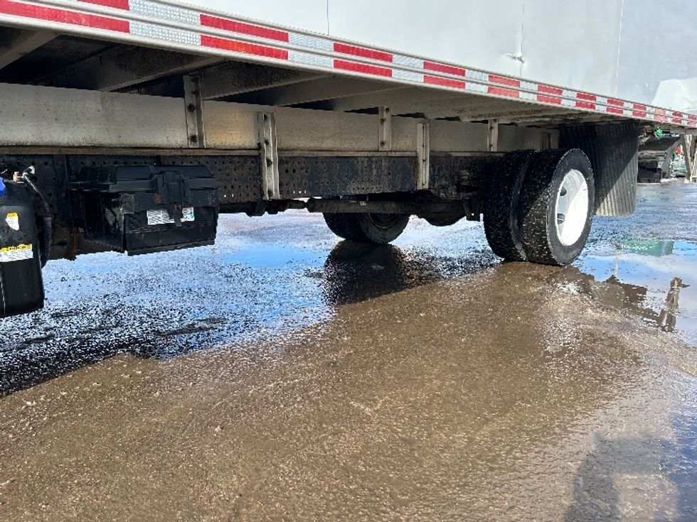 Medium Duty Box Truck-Light and Medium Duty Trucks-Isuzu-2022-NRR-Moncton-NB-188,266\n\t\tkm-$ 65,750 - Image 3