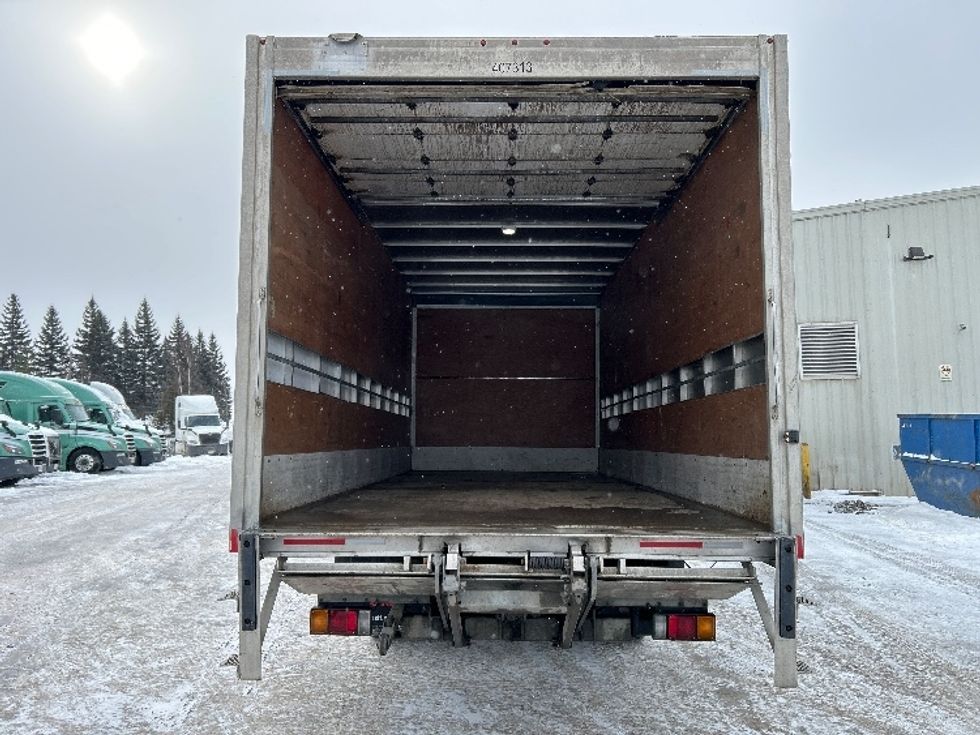 Medium Duty Box Truck-Light and Medium Duty Trucks-Isuzu-2022-NRR-Moncton-NB-188,266\n\t\tkm-$ 65,750 - Image 5