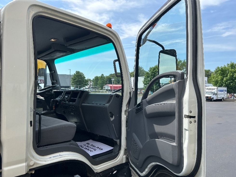 Medium Duty Box Truck-Light and Medium Duty Trucks-Isuzu-2022-NRR-Montgomery-NY-113,386\n\t\tmiles-$ 45,500 - Image 19