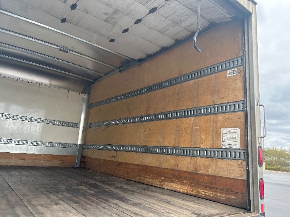 Medium Duty Box Truck-Light and Medium Duty Trucks-Isuzu-2022-NRR-Montgomery-NY-129,705\n\t\tmiles-$ 40,250 - Image 11