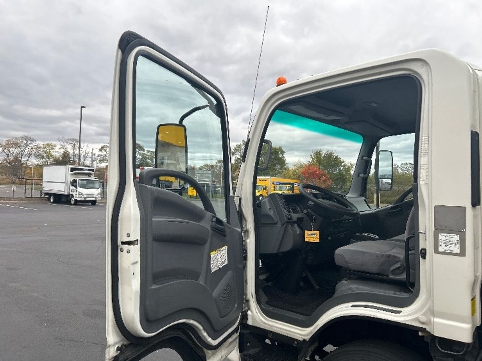 Medium Duty Box Truck-Light and Medium Duty Trucks-Isuzu-2022-NRR-Montgomery-NY-129,705\n\t\tmiles-$ 40,250 - Image 15