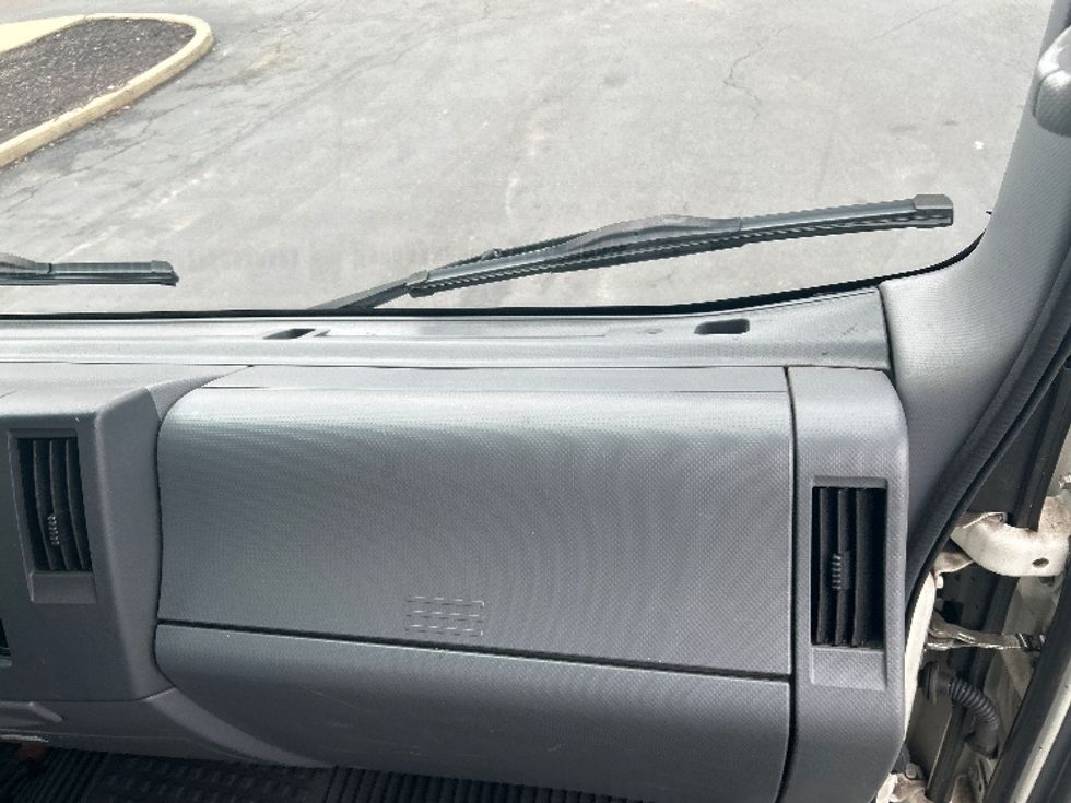 Medium Duty Box Truck-Light and Medium Duty Trucks-Isuzu-2022-NRR-Montgomery-NY-129,705\n\t\tmiles-$ 40,250 - Image 20