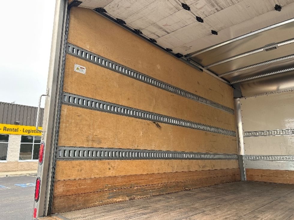 Medium Duty Box Truck-Light and Medium Duty Trucks-Isuzu-2022-NRR-Montgomery-NY-92,777\n\t\tmiles-$ 48,000 - Image 11