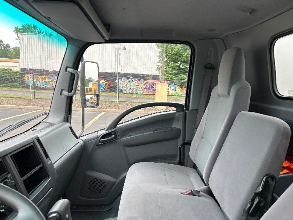 Medium Duty Box Truck-Light and Medium Duty Trucks-Isuzu-2022-NRR-Montgomery-NY-92,777\n\t\tmiles-$ 48,000 - Image 19
