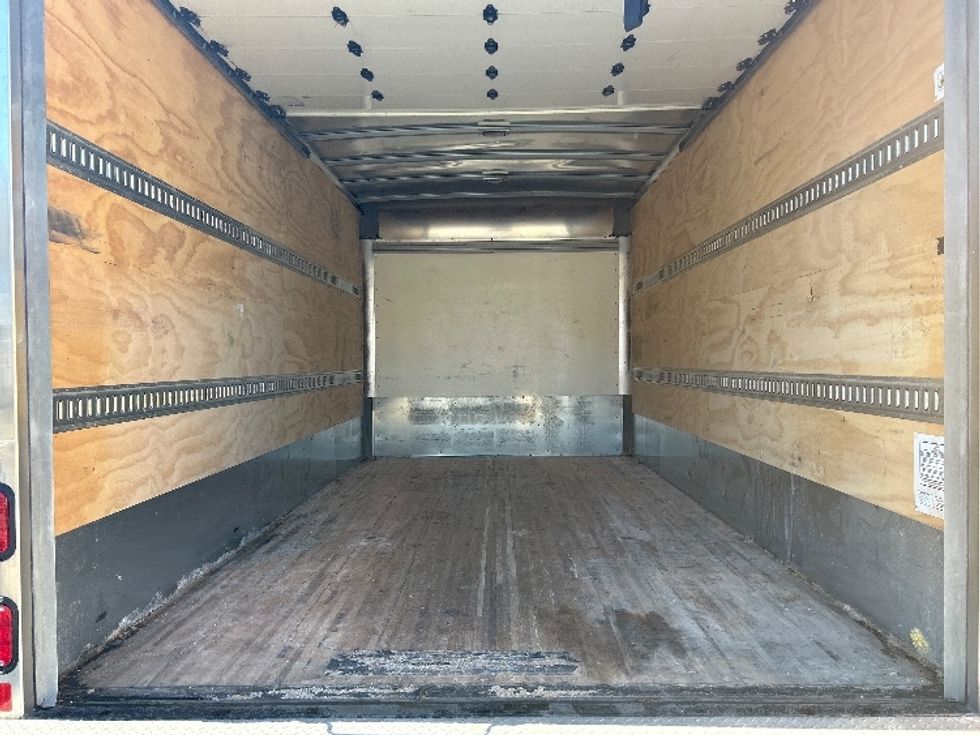 Medium Duty Box Truck-Light and Medium Duty Trucks-Isuzu-2022-NRR-New Bedford-MA-82,844\n\t\tmiles-$ 48,750 - Image 10