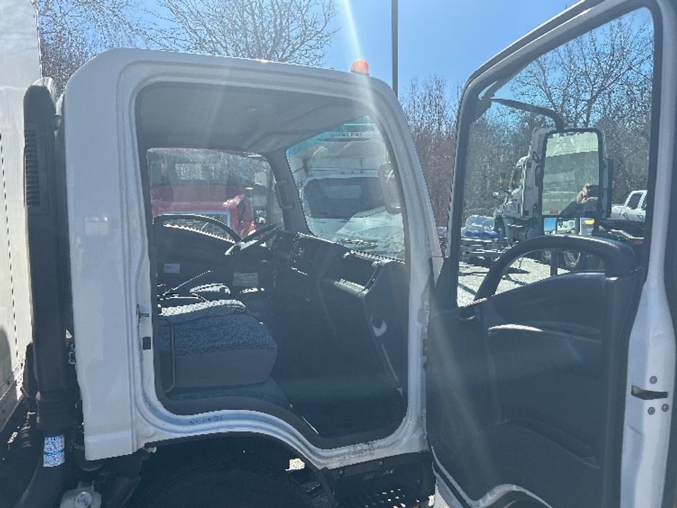 Medium Duty Box Truck-Light and Medium Duty Trucks-Isuzu-2022-NRR-New Bedford-MA-82,844\n\t\tmiles-$ 48,750 - Image 20