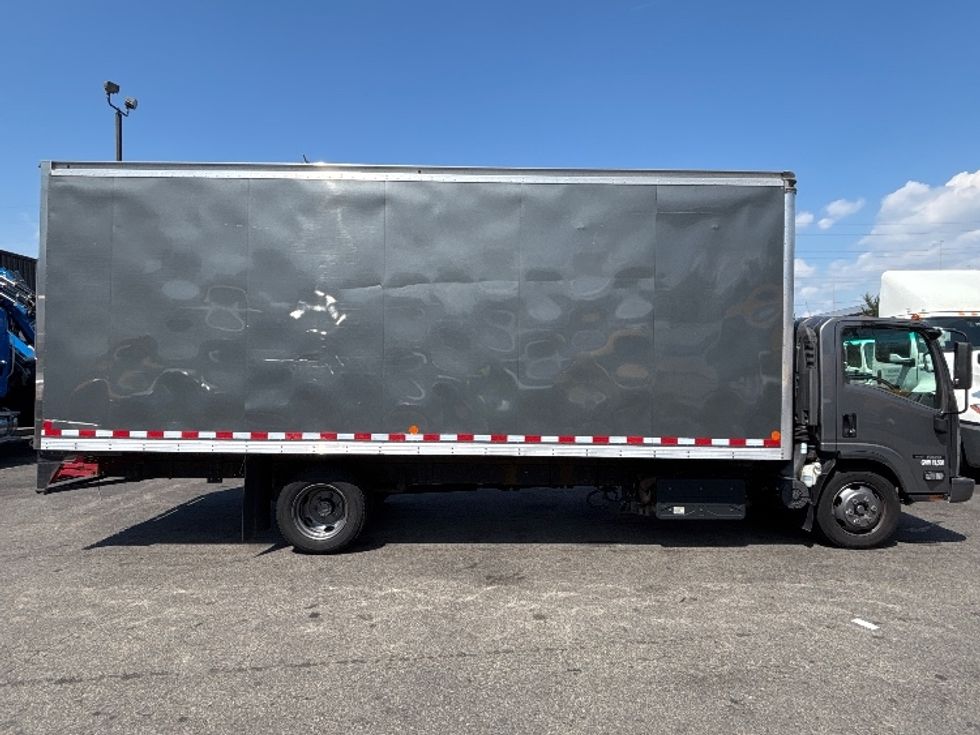Medium Duty Box Truck-Light and Medium Duty Trucks-Isuzu-2022-NRR-North Bergen-NJ-84,751\n\t\tmiles-$ 52,250 - Image 15