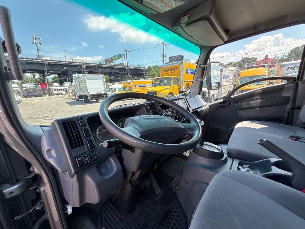 Medium Duty Box Truck-Light and Medium Duty Trucks-Isuzu-2022-NRR-North Bergen-NJ-84,751\n\t\tmiles-$ 52,250 - Image 17