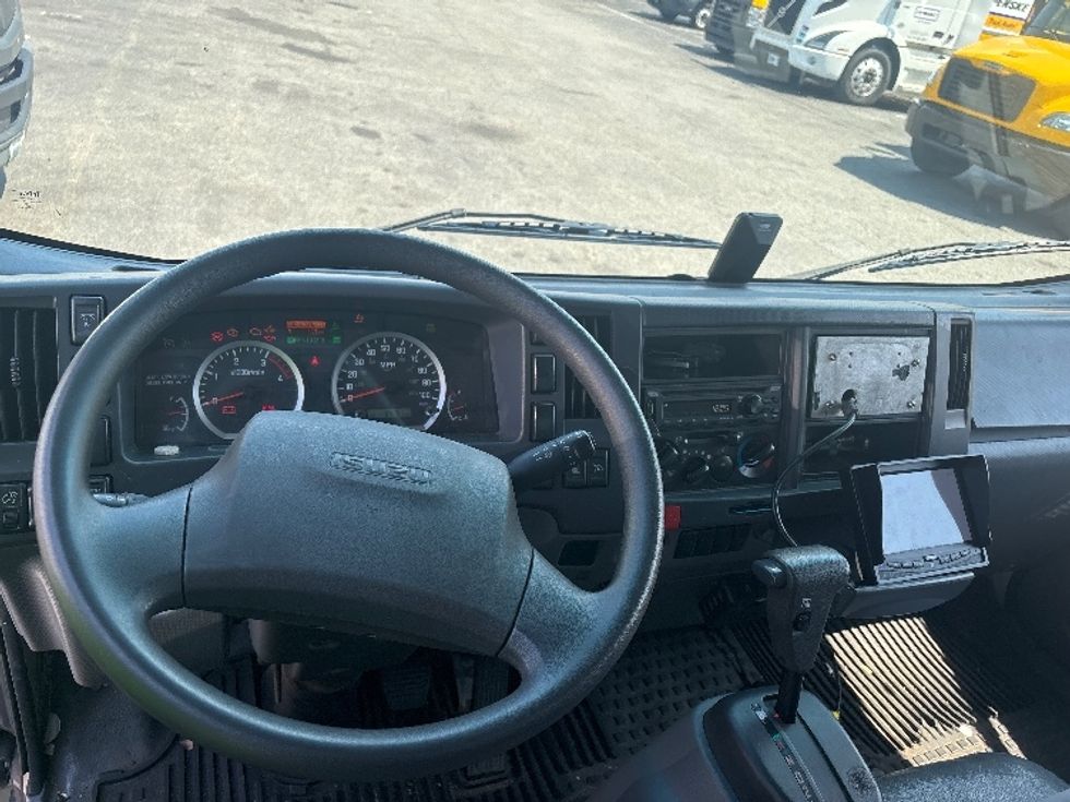 Medium Duty Box Truck-Light and Medium Duty Trucks-Isuzu-2022-NRR-North Bergen-NJ-84,751\n\t\tmiles-$ 52,250 - Image 18