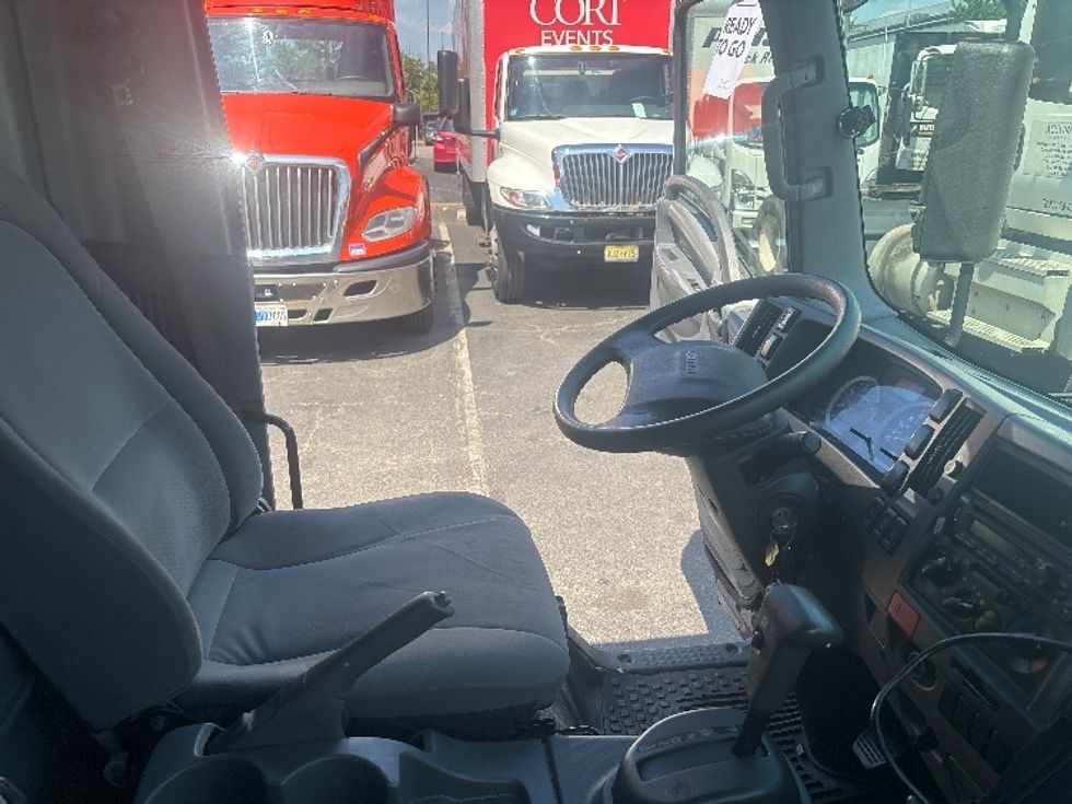 Medium Duty Box Truck-Light and Medium Duty Trucks-Isuzu-2022-NRR-North Bergen-NJ-84,751\n\t\tmiles-$ 52,250 - Image 22