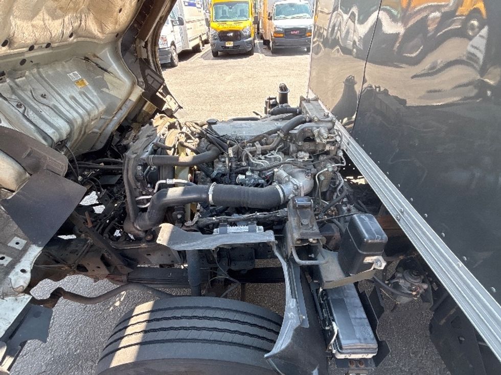 Medium Duty Box Truck-Light and Medium Duty Trucks-Isuzu-2022-NRR-North Bergen-NJ-84,751\n\t\tmiles-$ 52,250 - Image 24